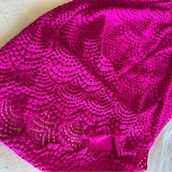 Lilly Pulitzer, scallop lace two piece set, size 2, NWT - Picture 2 of 6